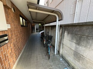 岩井堂マンションの物件外観写真